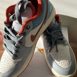 WMNS Air Jordan 1 Low Phantom/Multi-Color